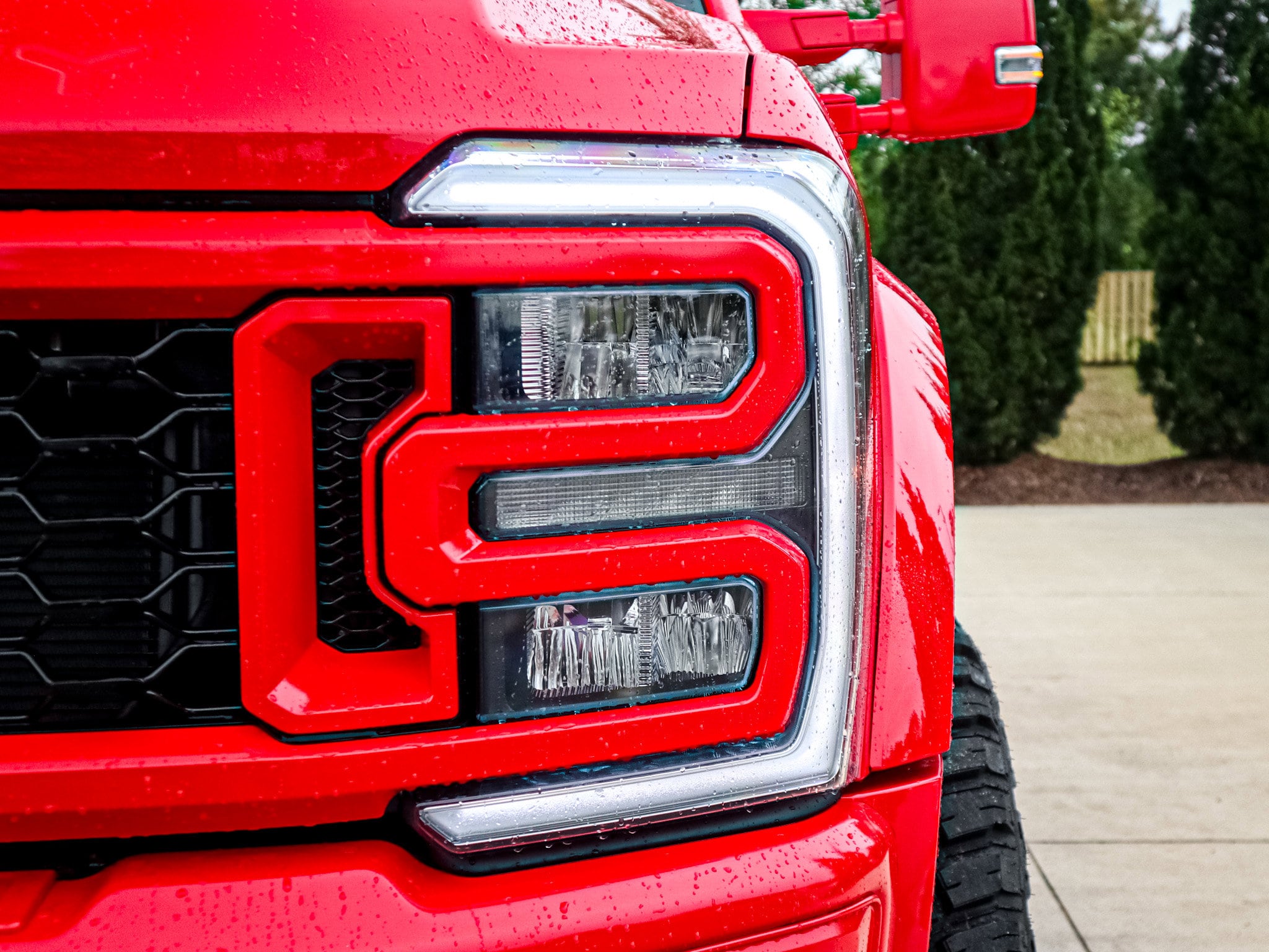 2026 Ford Super Duty F-450 DRW LARIAT photo 4