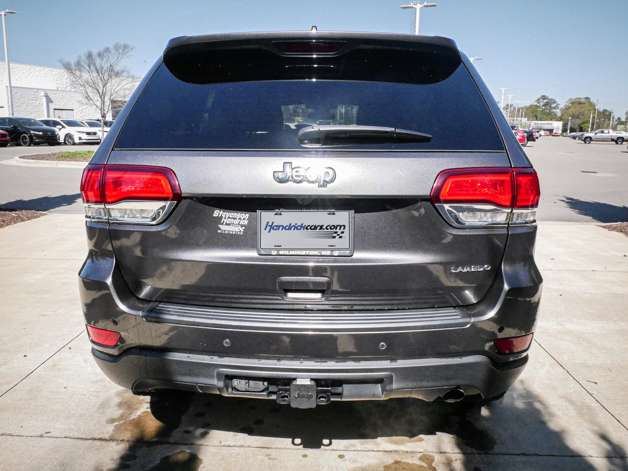 2021 Jeep Grand Cherokee Laredo E photo 3