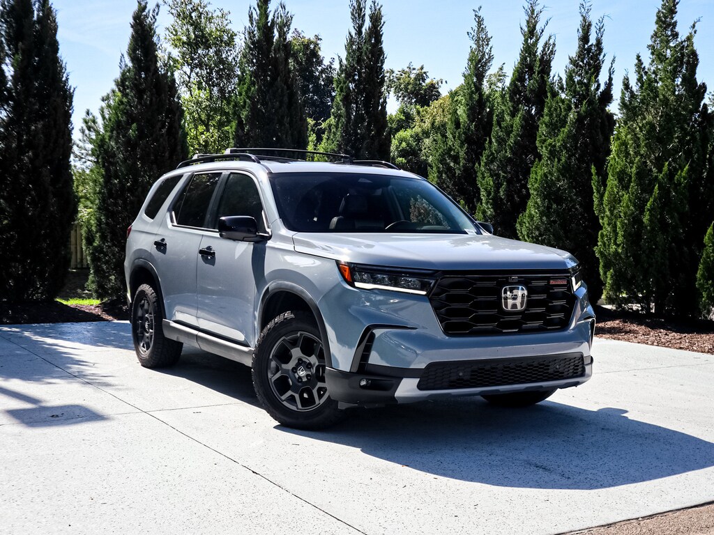 Used 2025 Honda Pilot TrailSport SUV