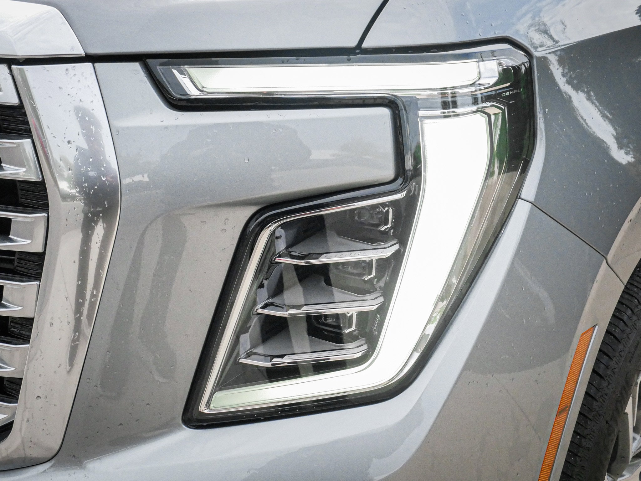 2026 GMC Yukon Denali photo 4