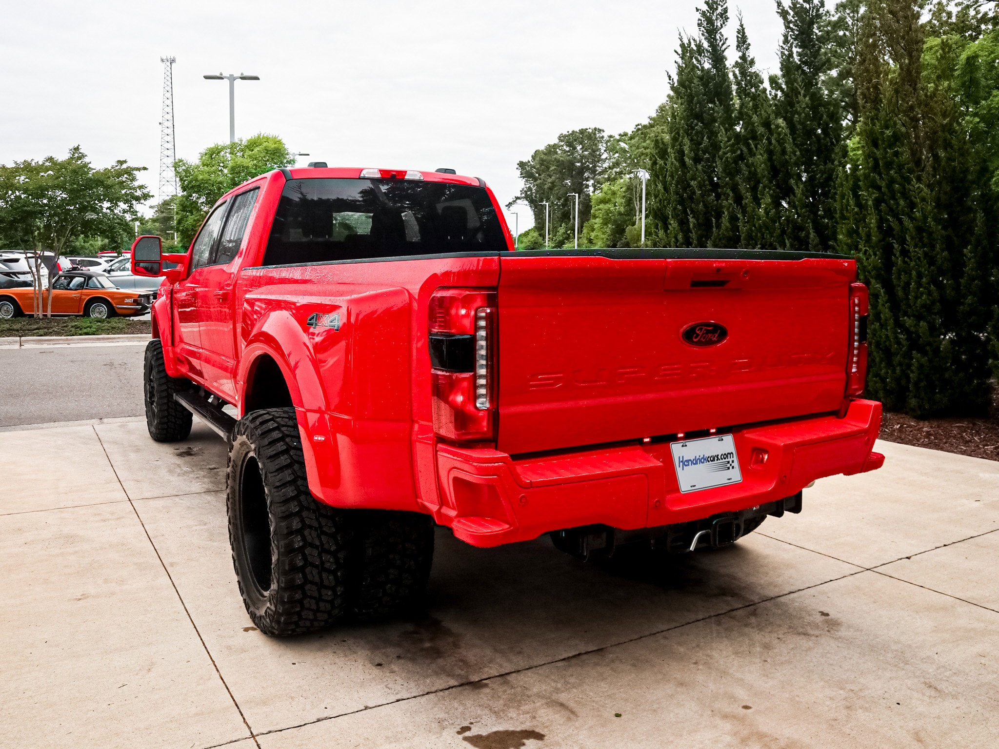 2026 Ford Super Duty F-450 DRW LARIAT photo 6