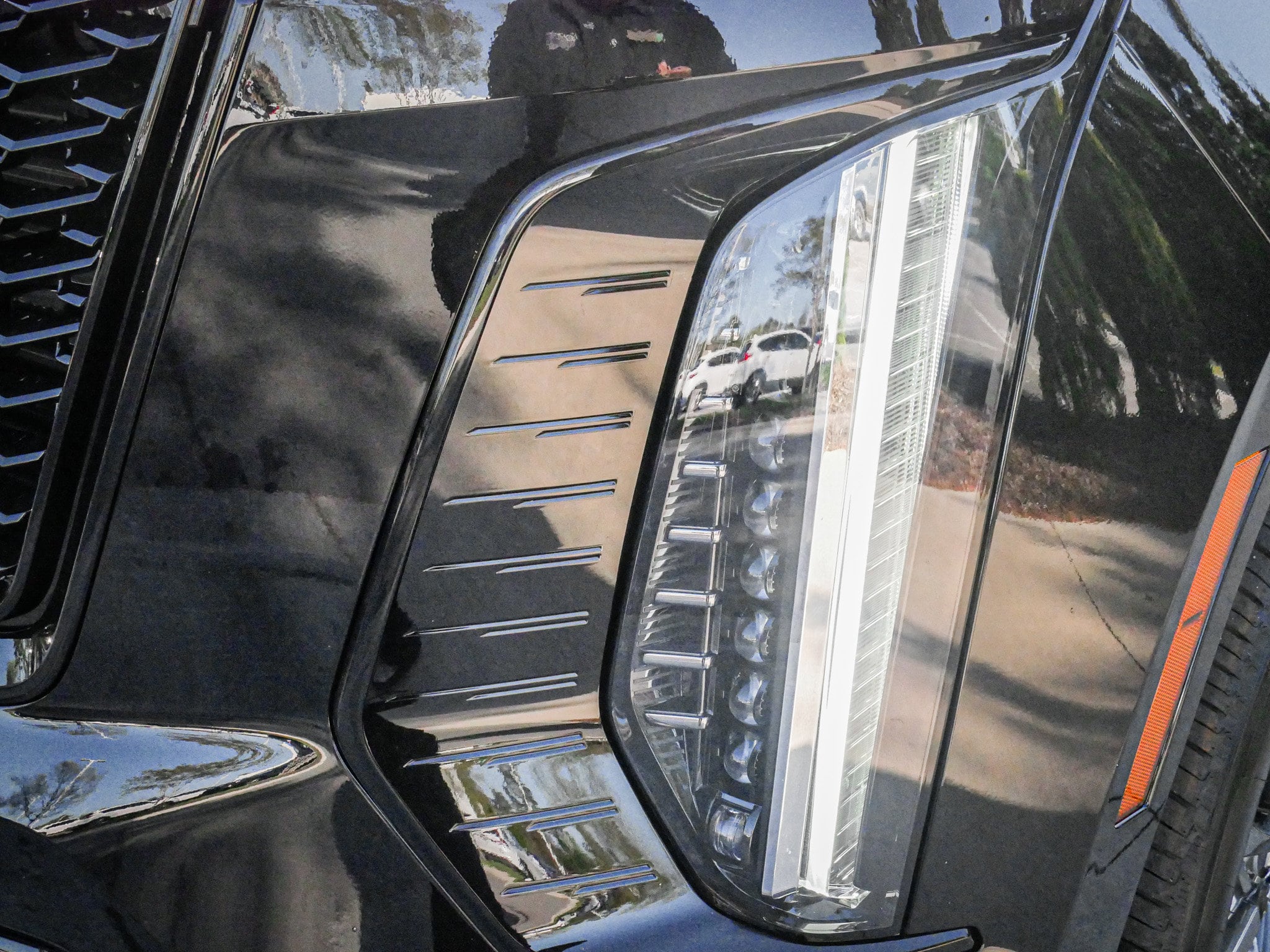 2026 CADILLAC Escalade 4WD Platinum Sport photo 4