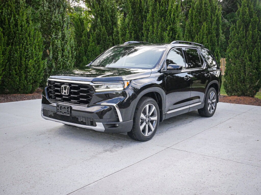 Used 2025 Honda Pilot Touring SUV
