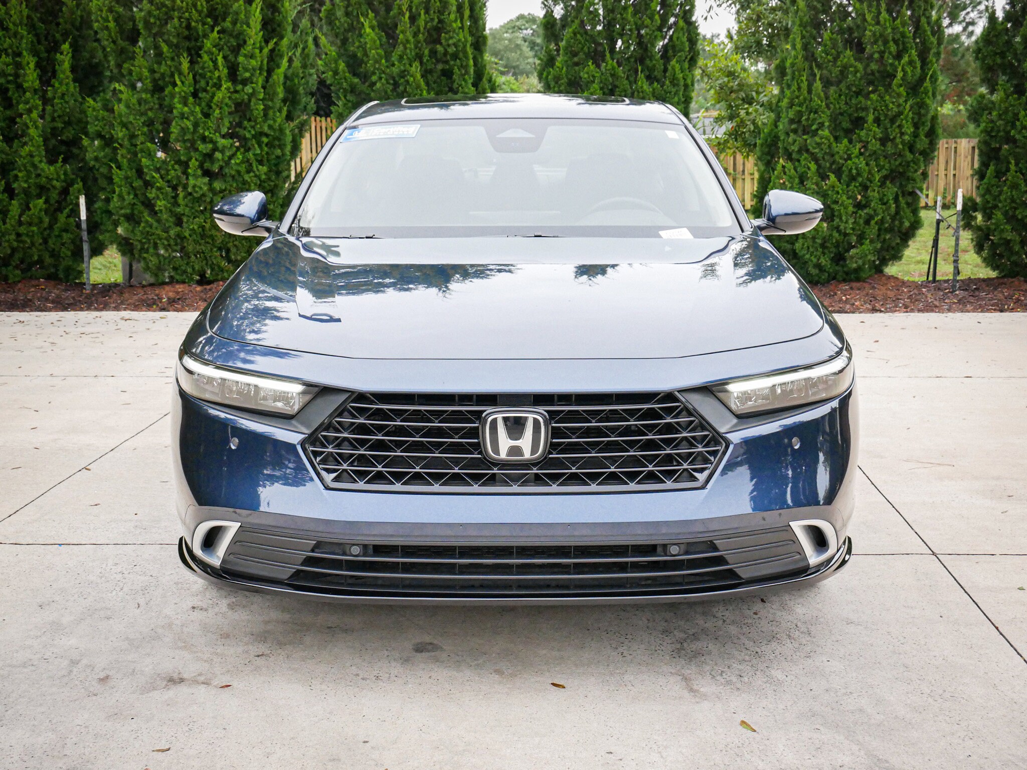 2025 Honda Accord Hybrid Touring photo 2