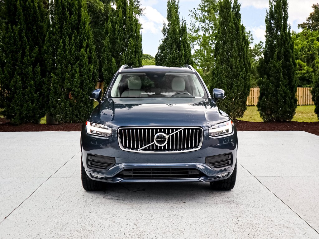Used 2022 Volvo XC90 Momentum SUV