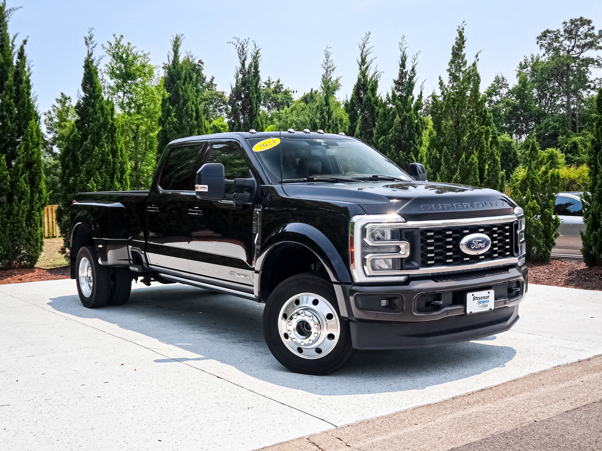 Ford Super Duty F-450 DRW King Ranch