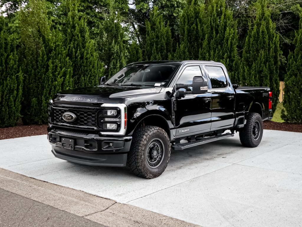 Used 2025 Ford Super Duty F-350 SRW LARIAT Pickup