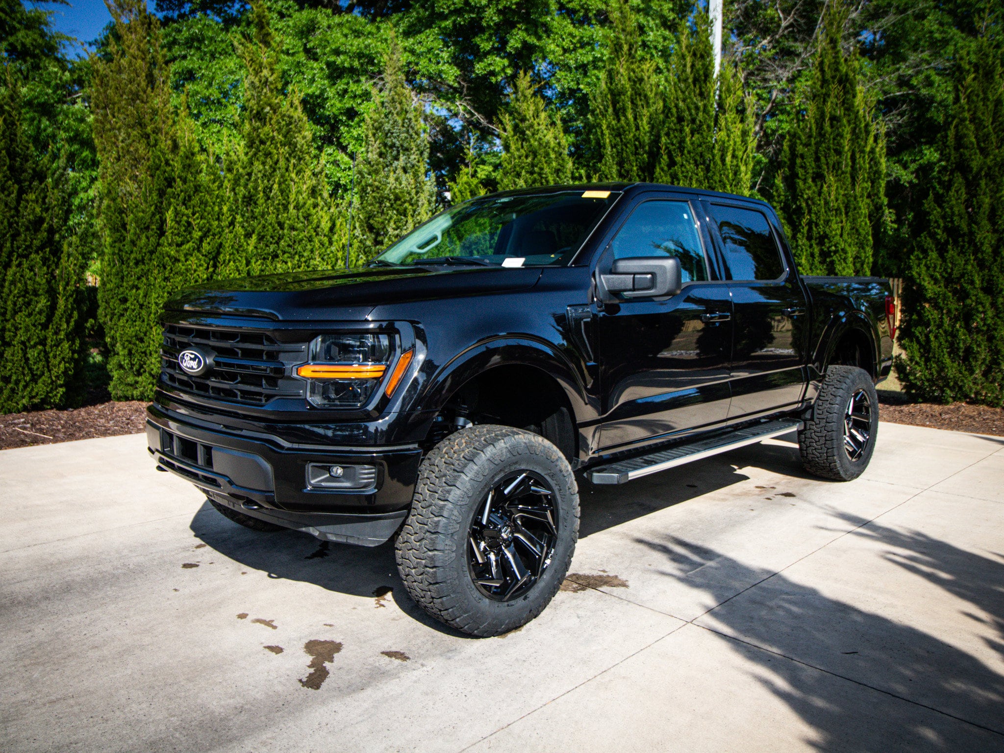 2025 Ford F-150 XLT photo 4