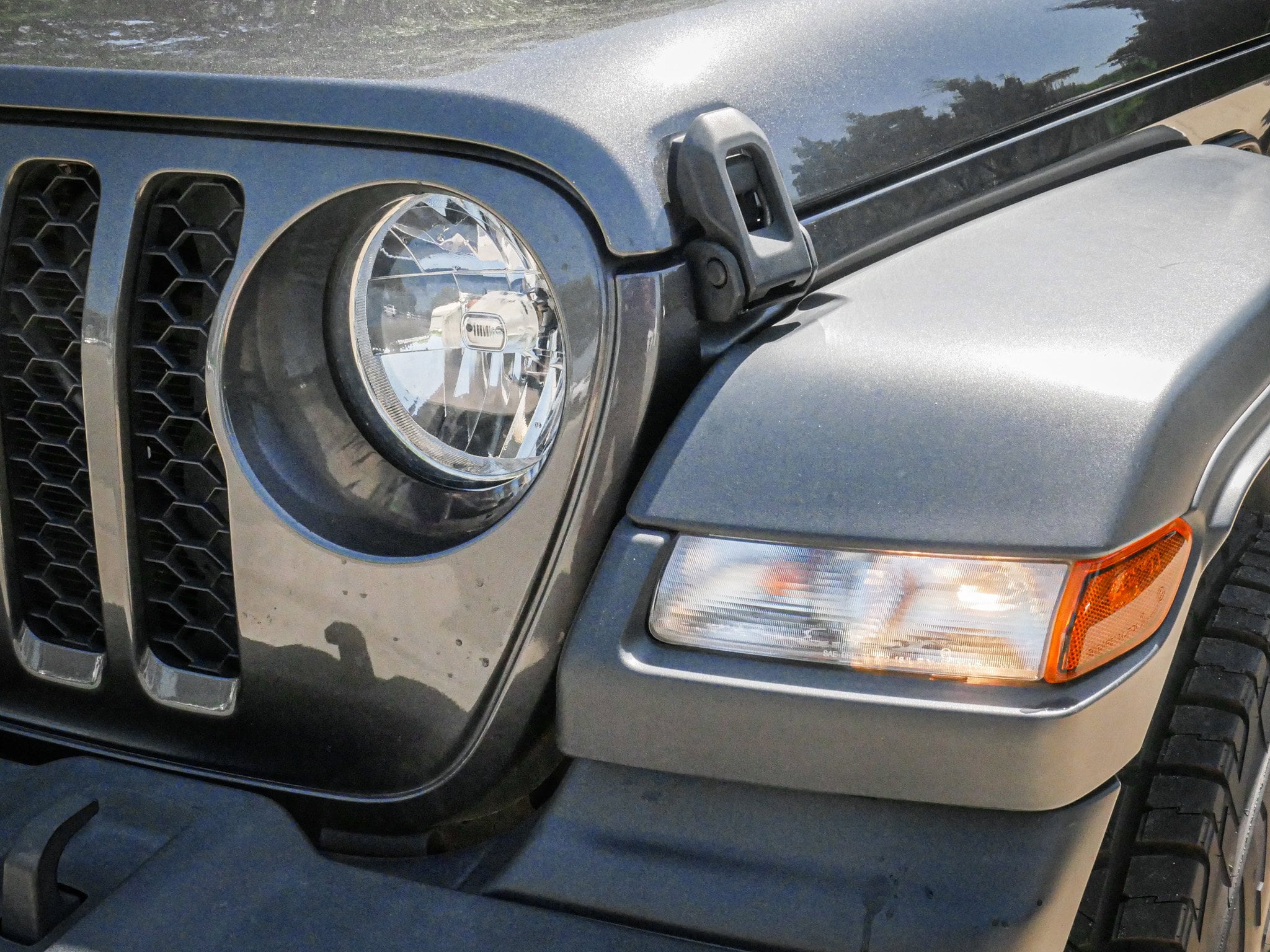 2022 Jeep Gladiator Sport photo 4