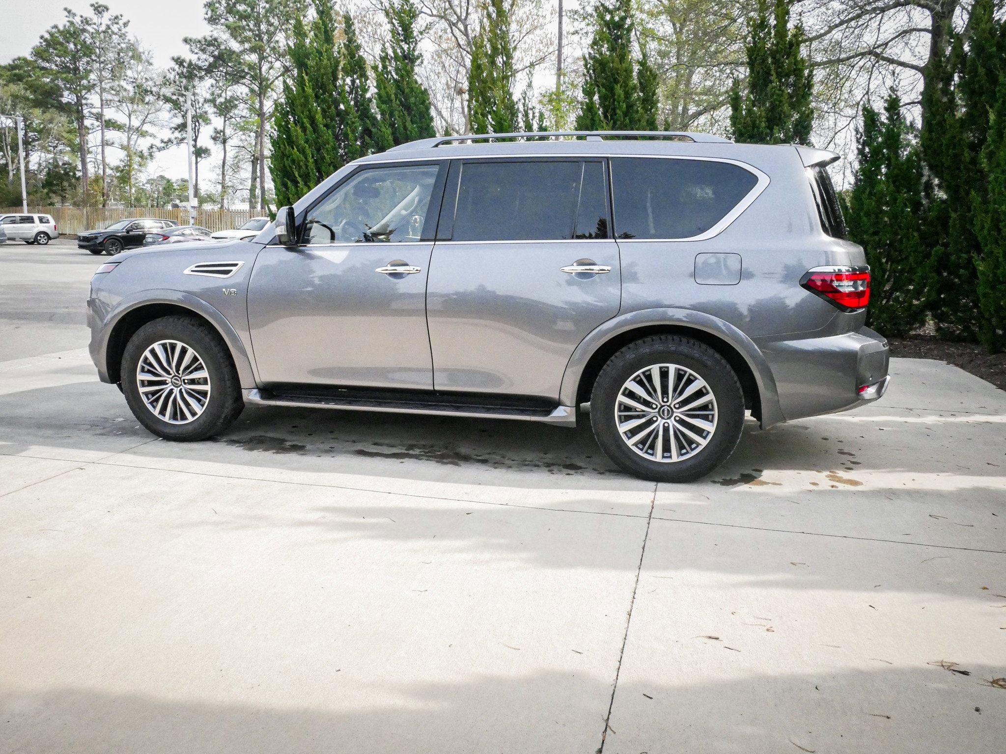 2022 Nissan Armada SL photo 5