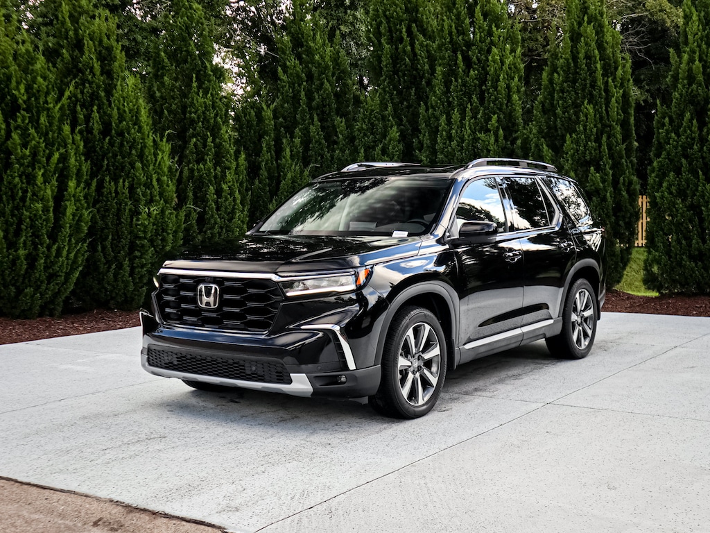 Used 2024 Honda Pilot Elite SUV