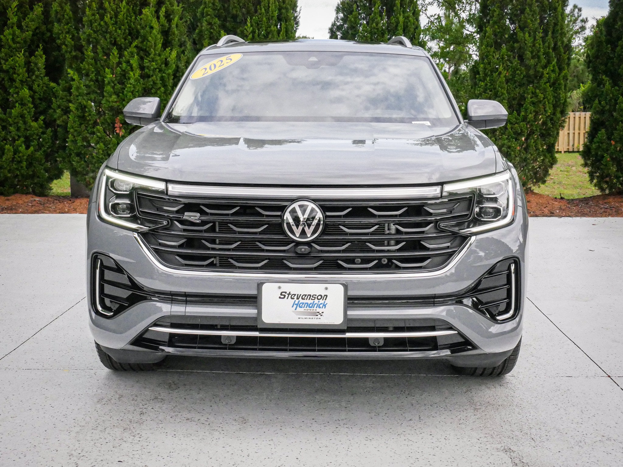 Volkswagen Atlas 2.0T SEL Premium R-Line