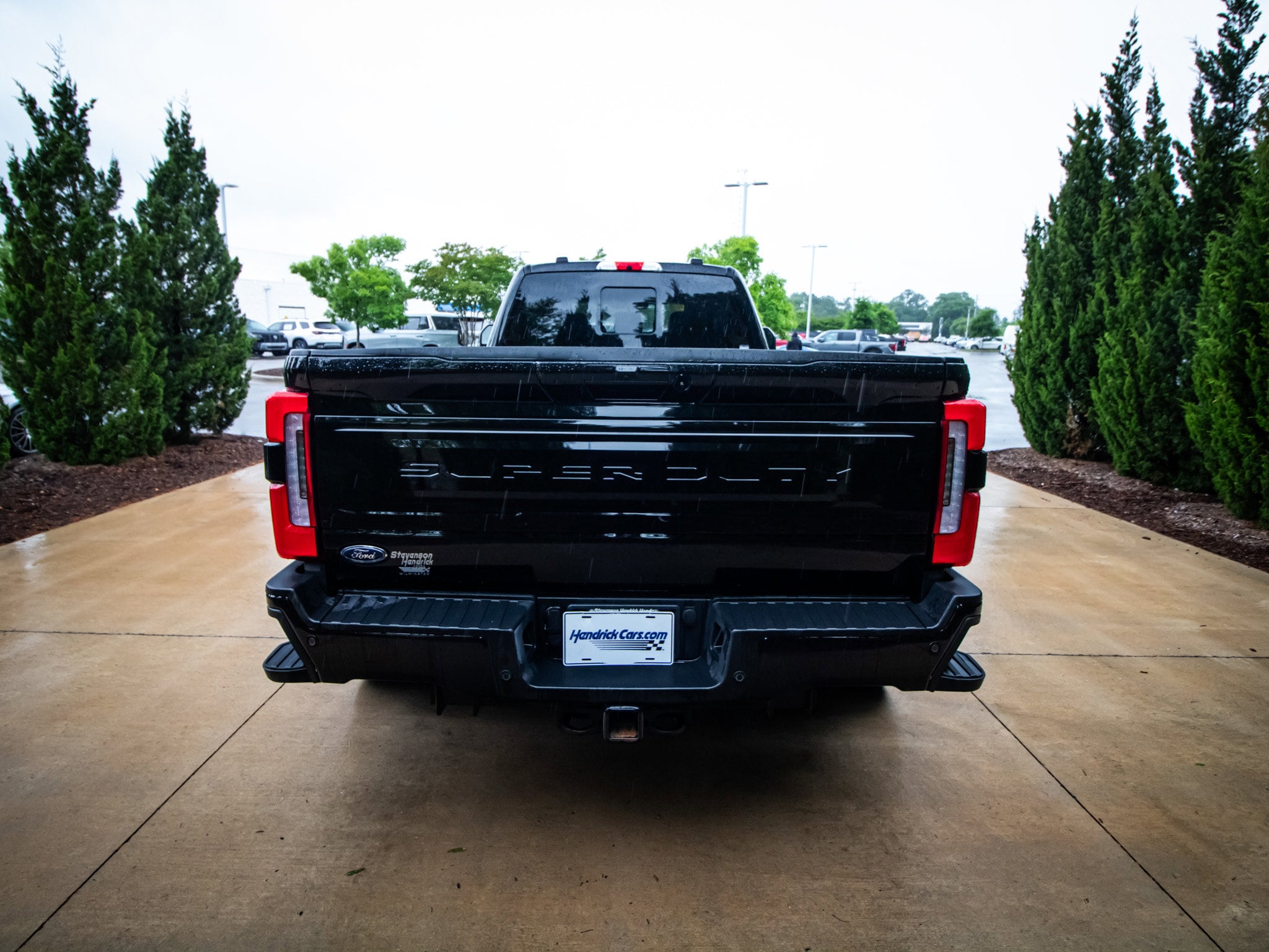 2025 Ford Super Duty F-450 DRW Platinum photo 3