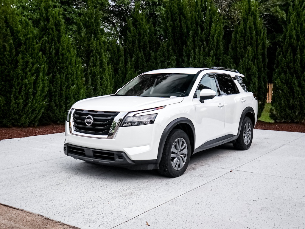 Used 2025 Nissan Pathfinder SV SUV