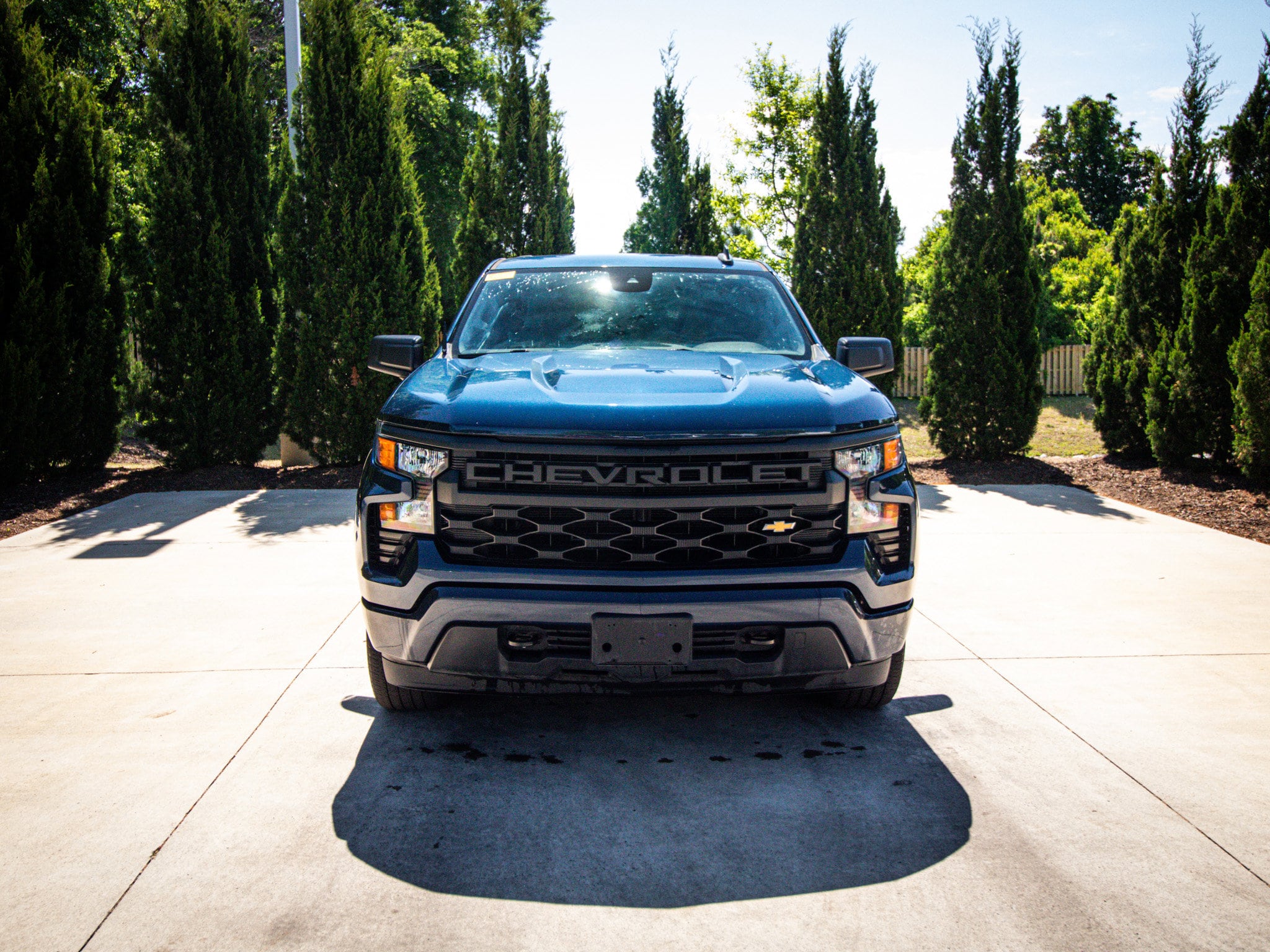 2023 Chevrolet Silverado 1500 Custom photo 2