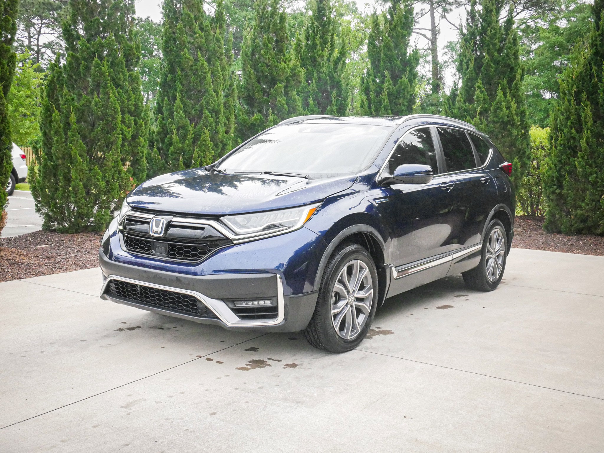 2022 Honda CR-V Hybrid Touring photo 4