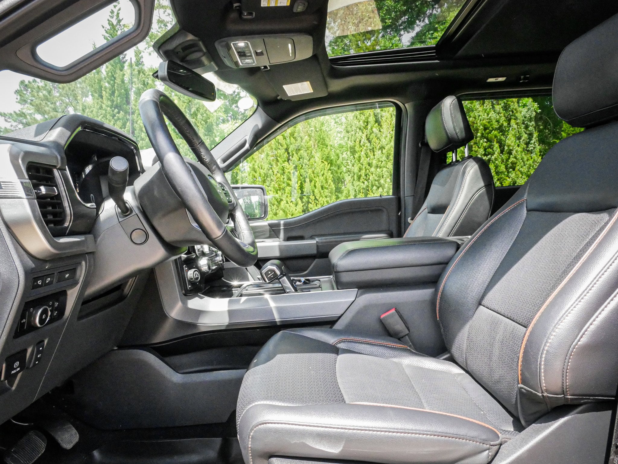 2024 Ford F-150 LARIAT photo 5
