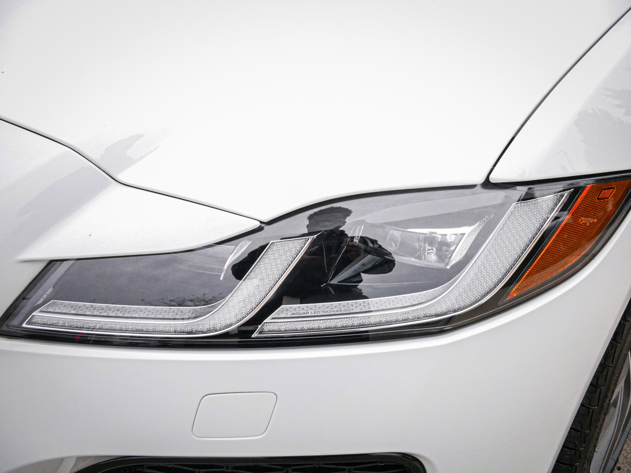 2024 Jaguar XF R-Dynamic SE photo 4