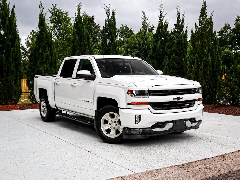 Used 2017 Chevrolet Silverado 1500 LT Pickup