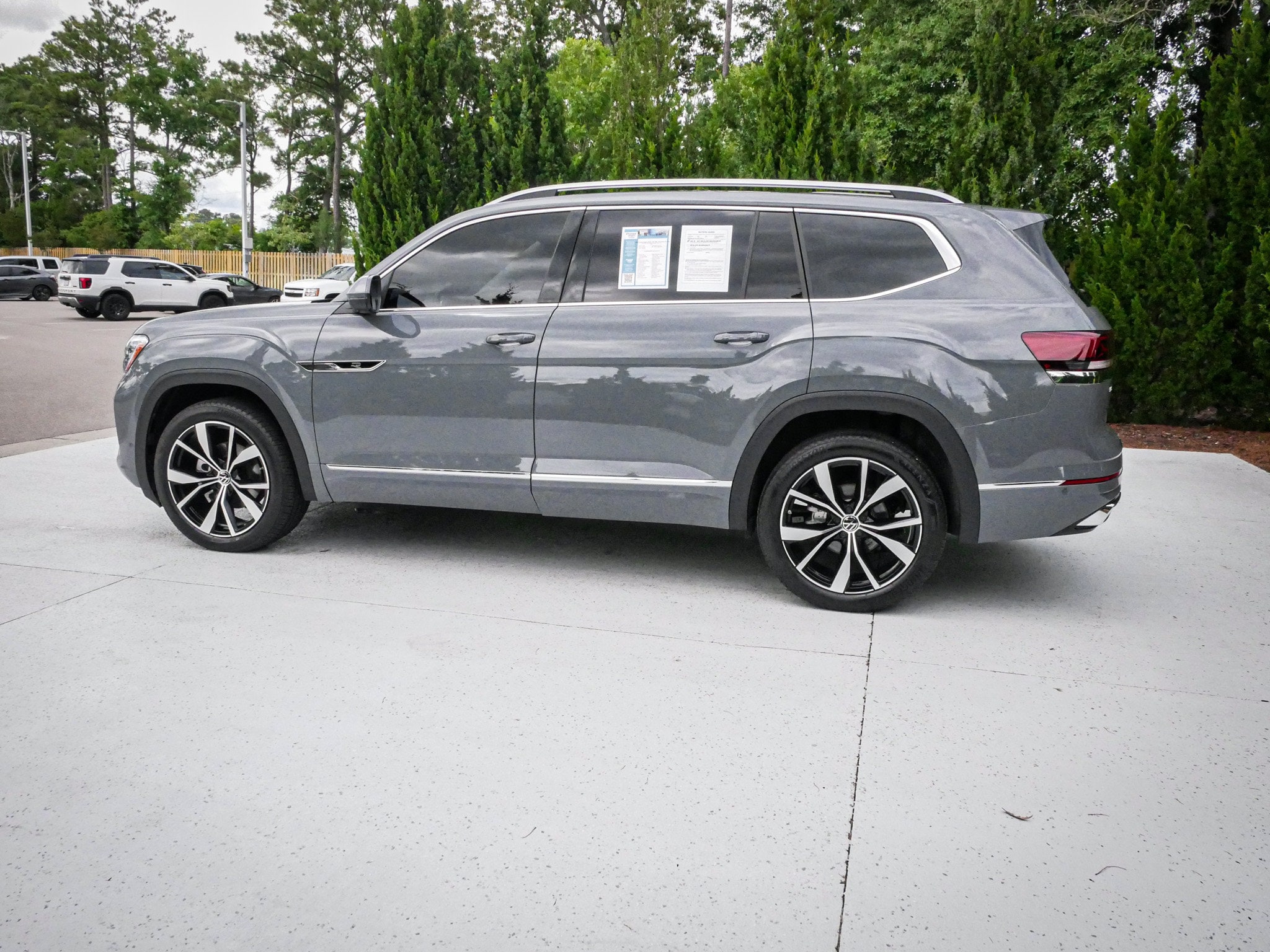 Volkswagen Atlas 2.0T SEL Premium R-Line