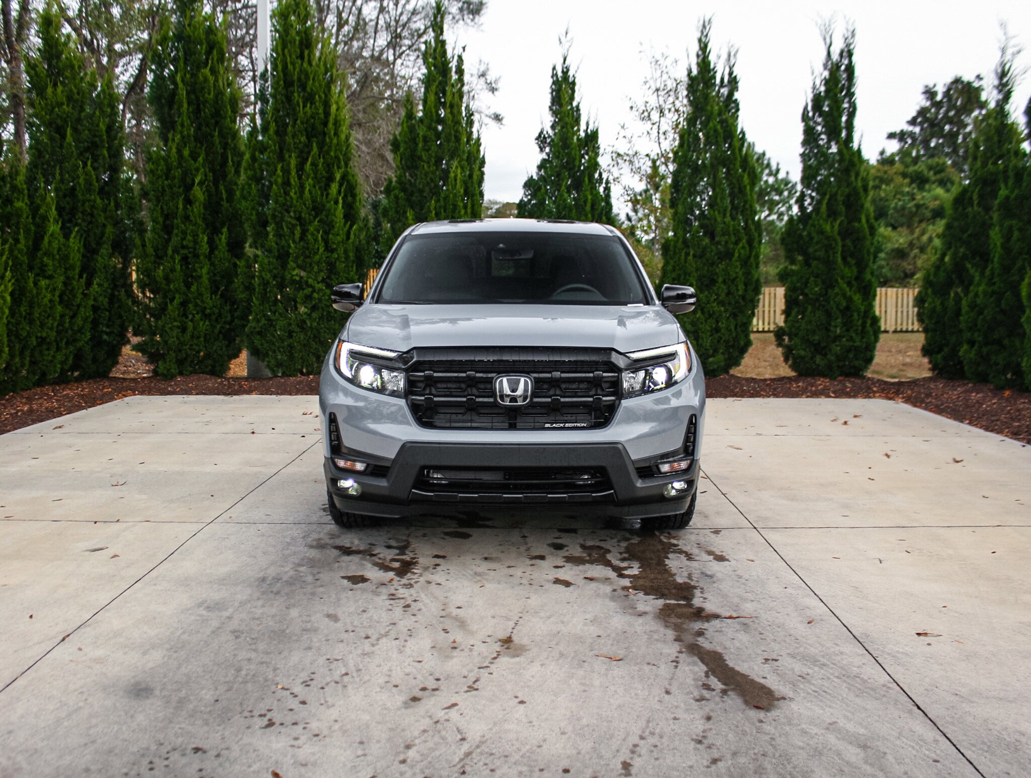 2026 Honda Ridgeline Black Edition photo 2
