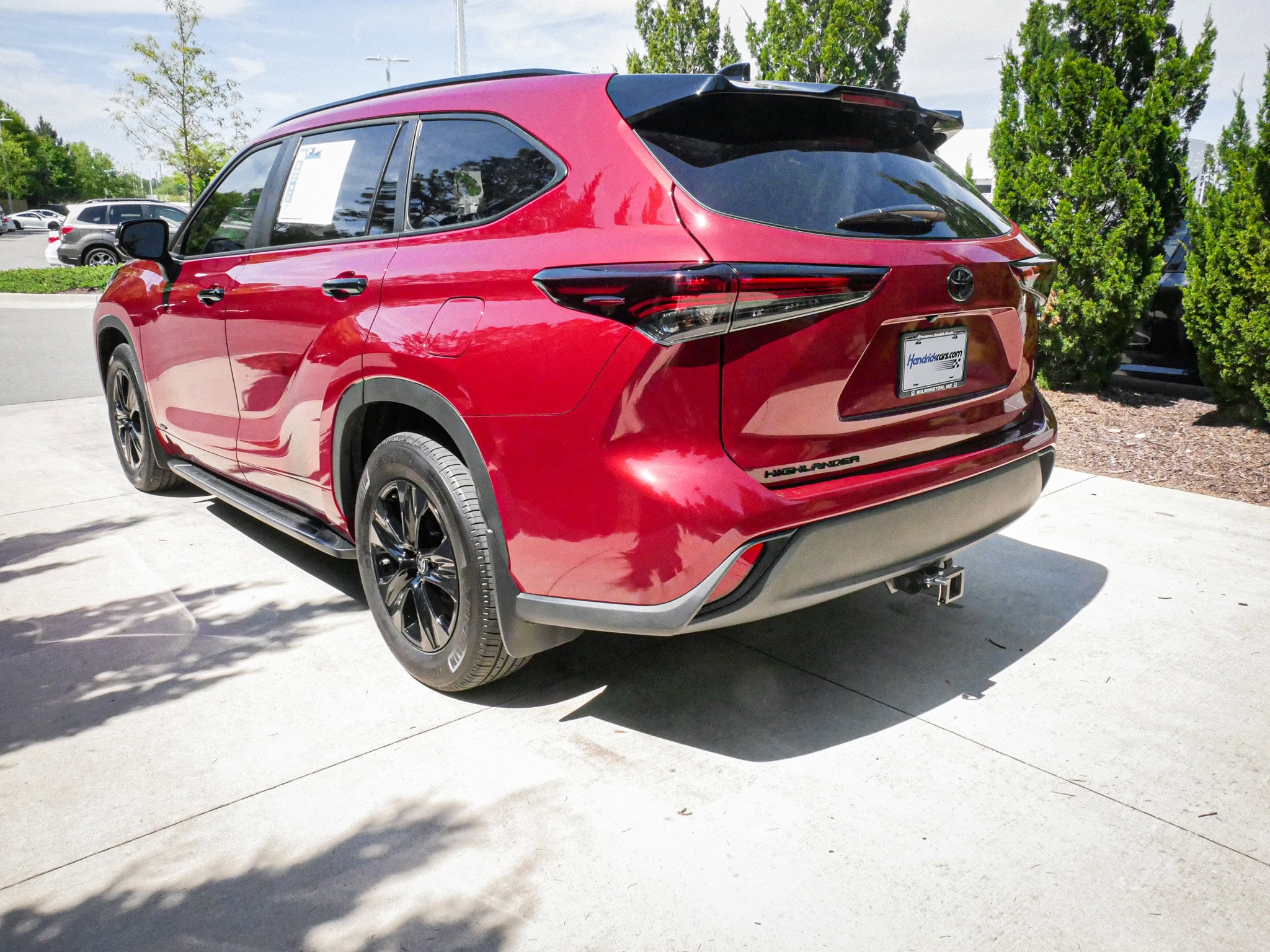 2025 Toyota Highlander Hybrid XLE Nightshade photo 6