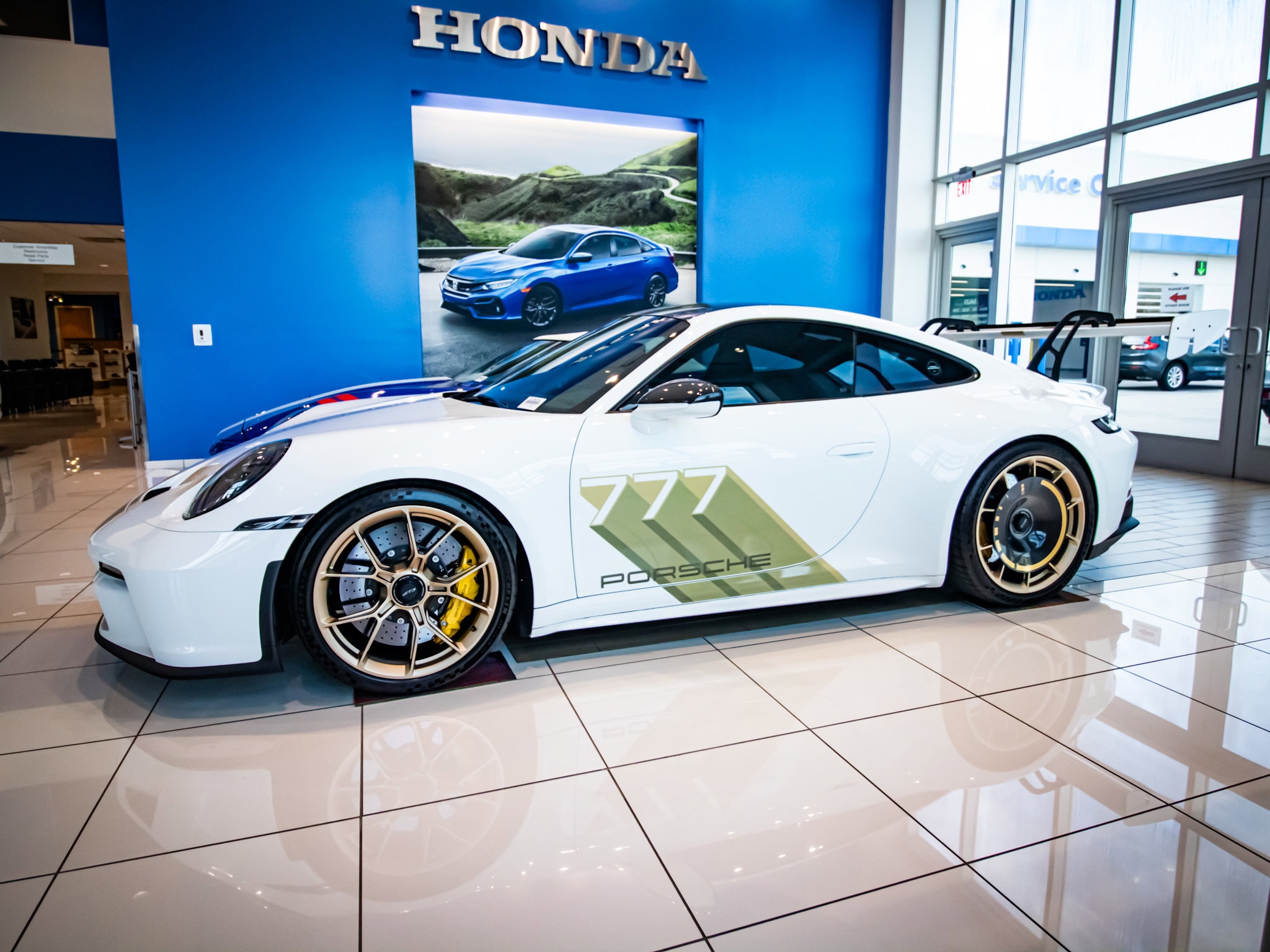 2024 Porsche 911 GT3 photo 5