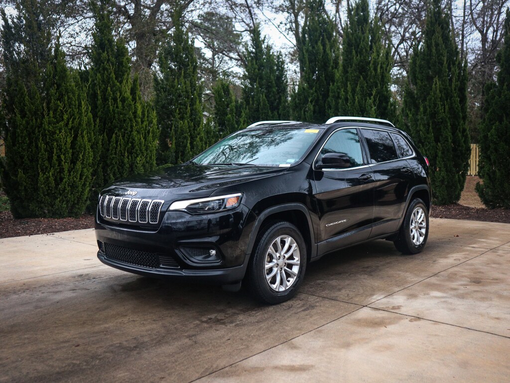 Used 2019 Jeep Cherokee Latitude SUV