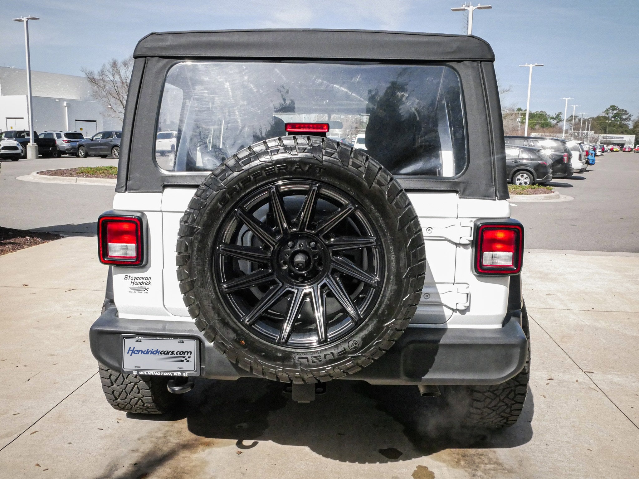 2022 Jeep Wrangler Unlimited Sport photo 3