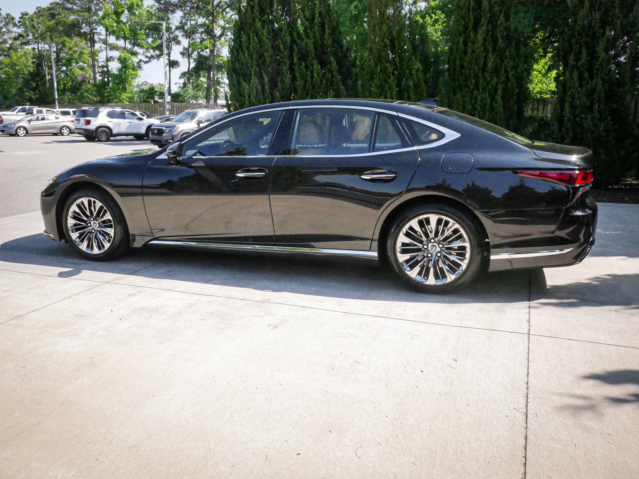 2023 LEXUS LS LS 500 photo 5
