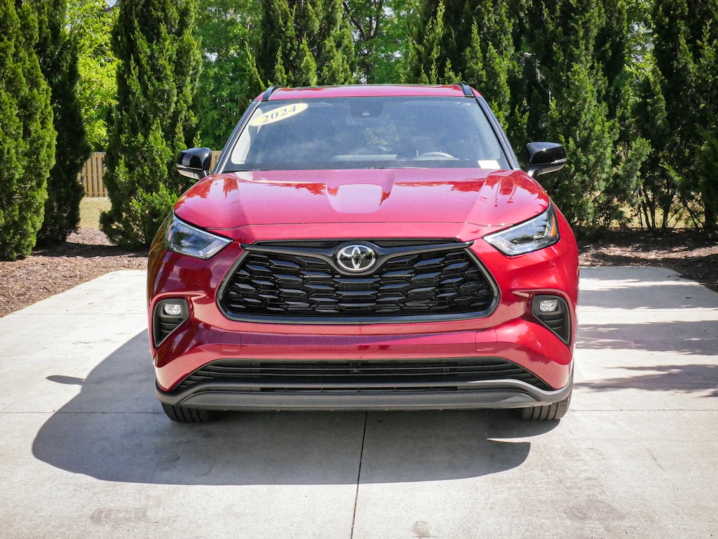 Used 2025 Toyota Highlander Hybrid XLE Nightshade SUV