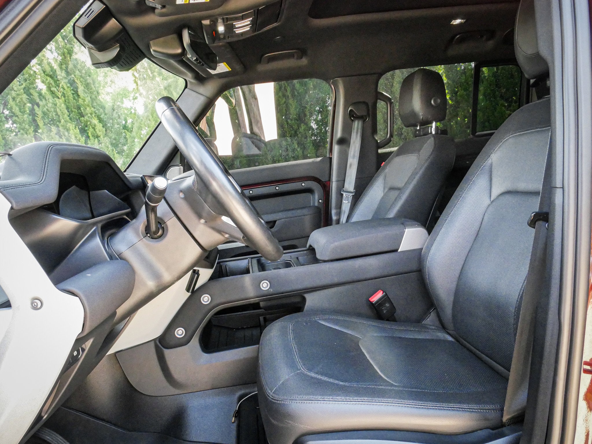 2023 Land Rover Defender X-Dynamic SE photo 6