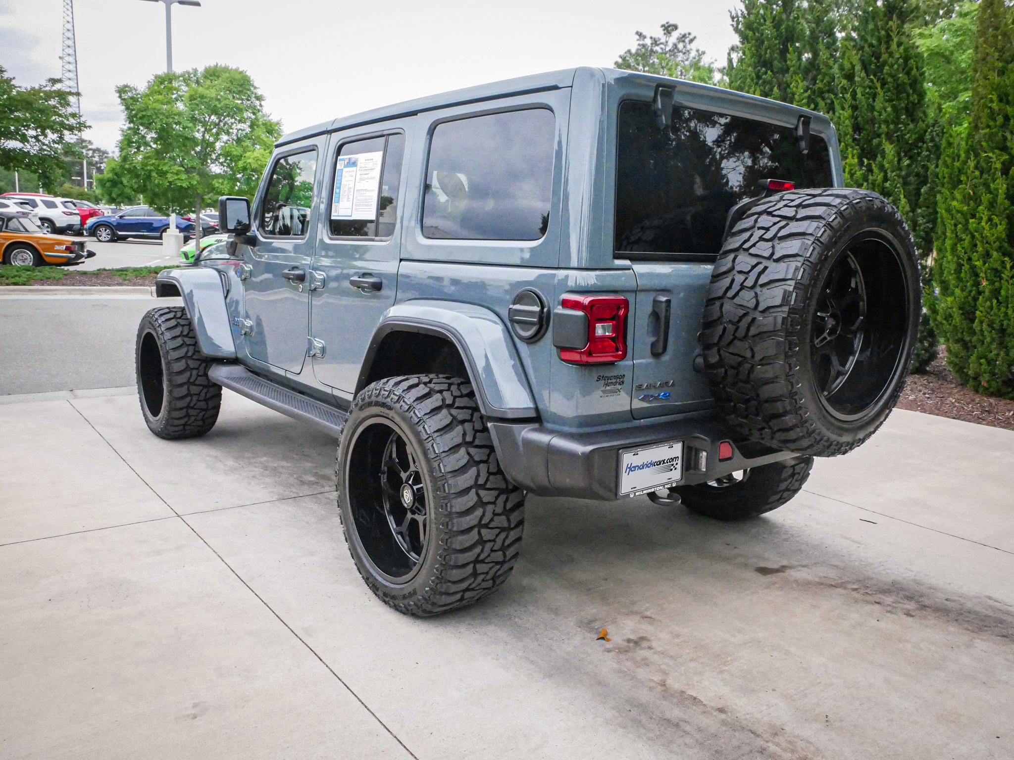 2025 Jeep Wrangler 4xe Sahara photo 6