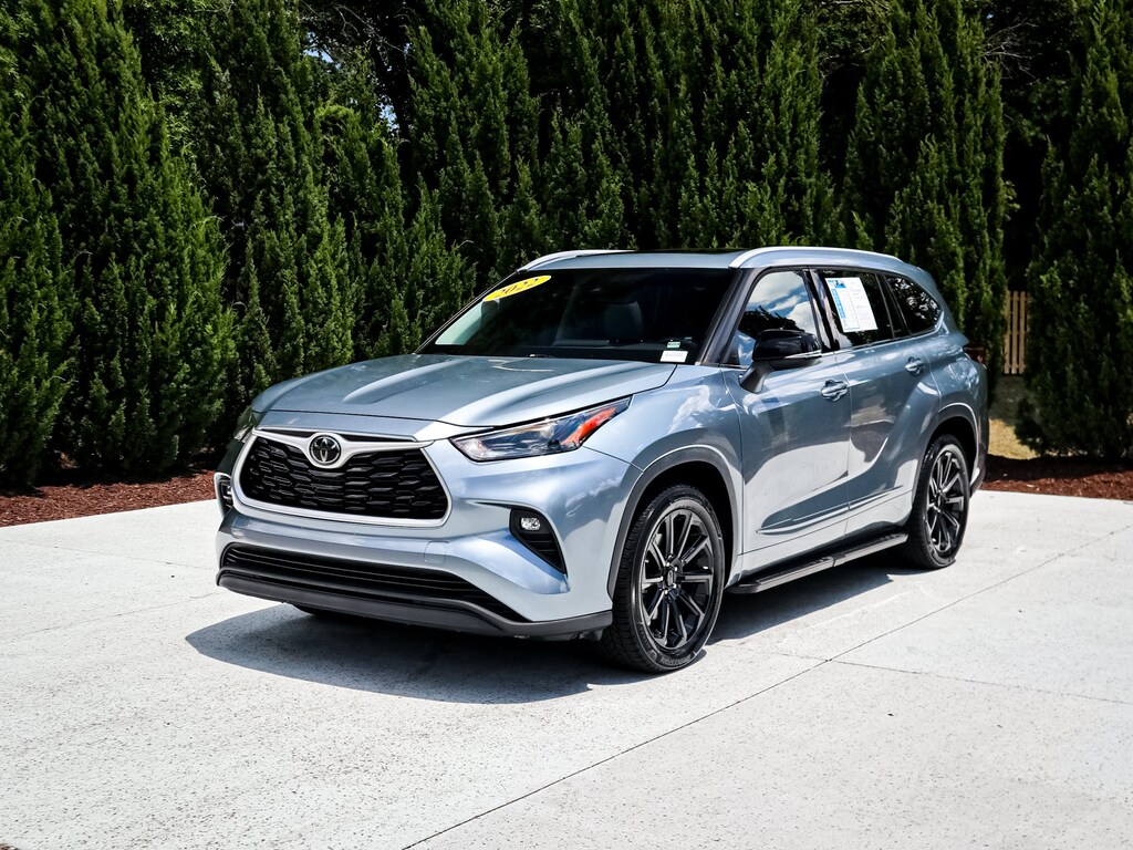 Used 2022 Toyota Highlander XLE SUV