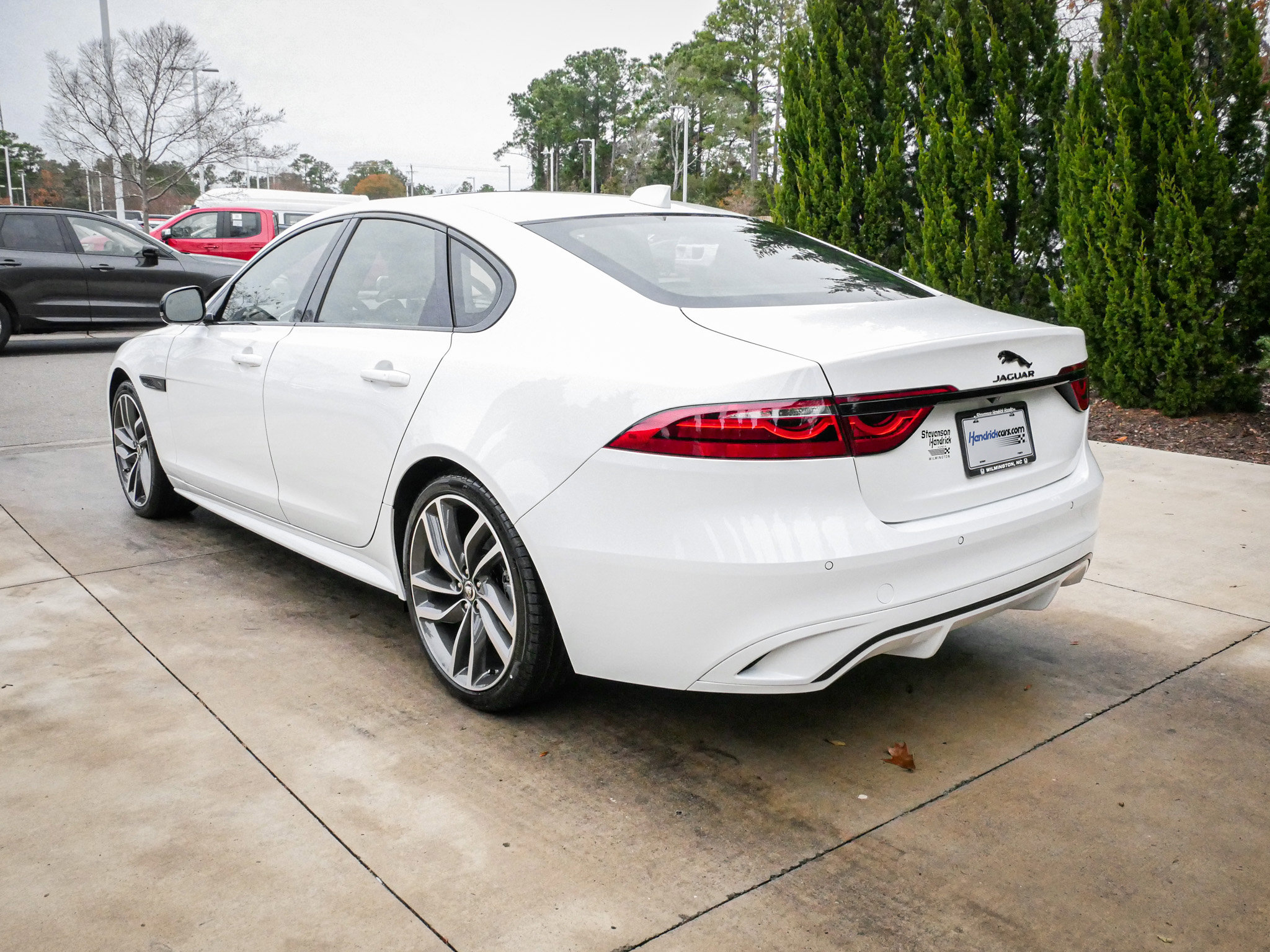 2024 Jaguar XF R-Dynamic SE photo 6