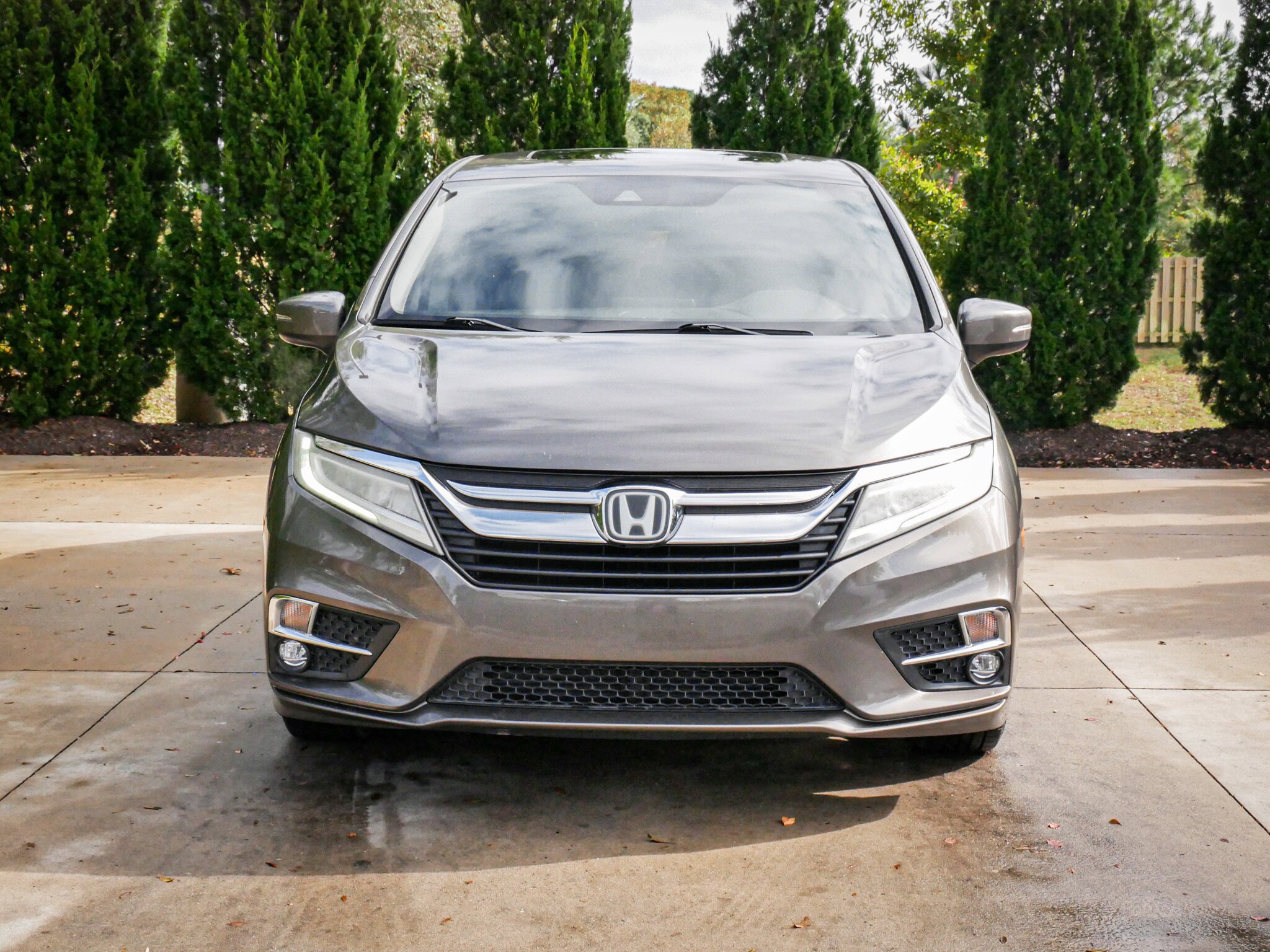 2018 Honda Odyssey Touring photo 2