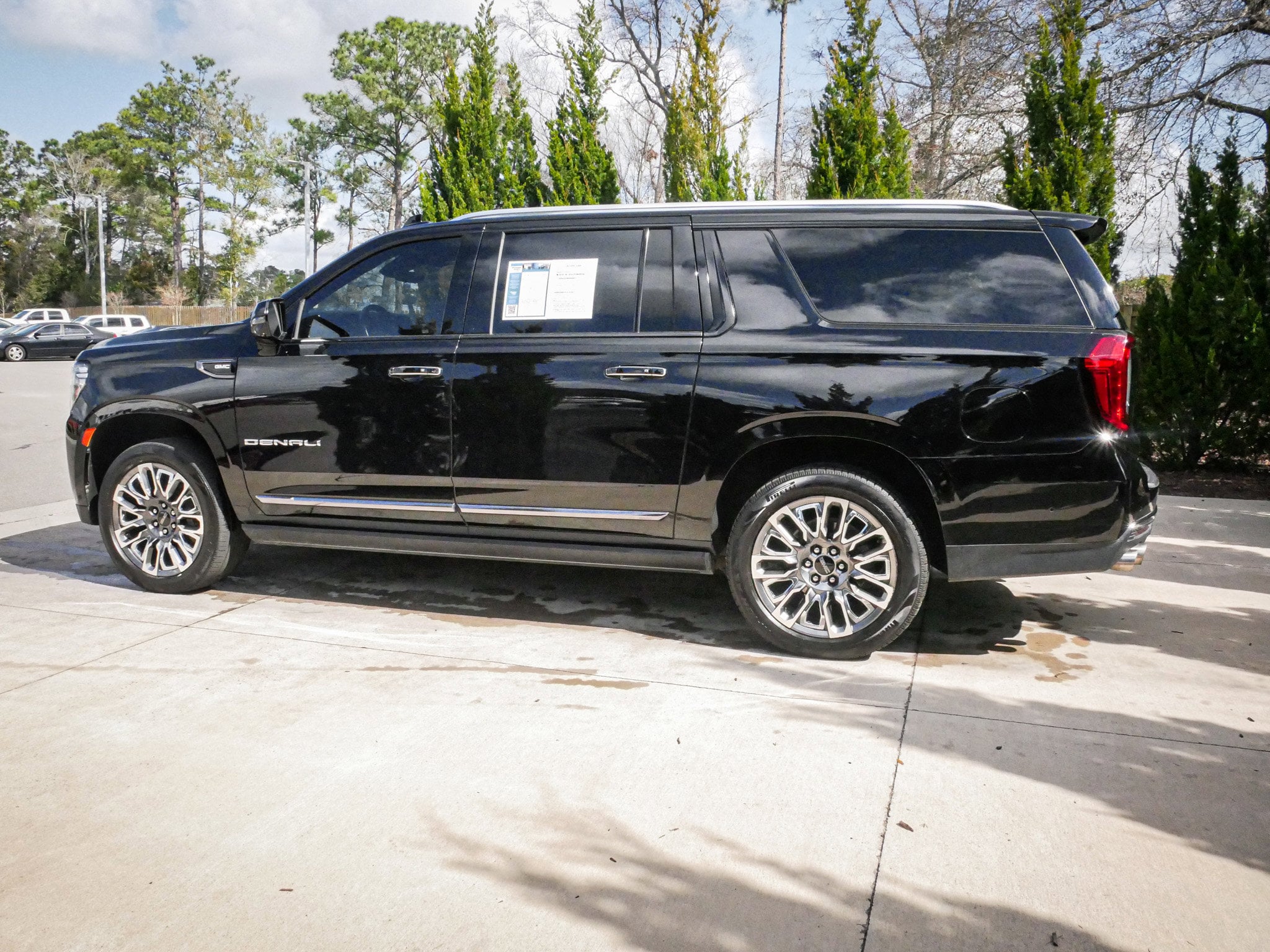 2023 GMC Yukon XL Denali Ultimate photo 5