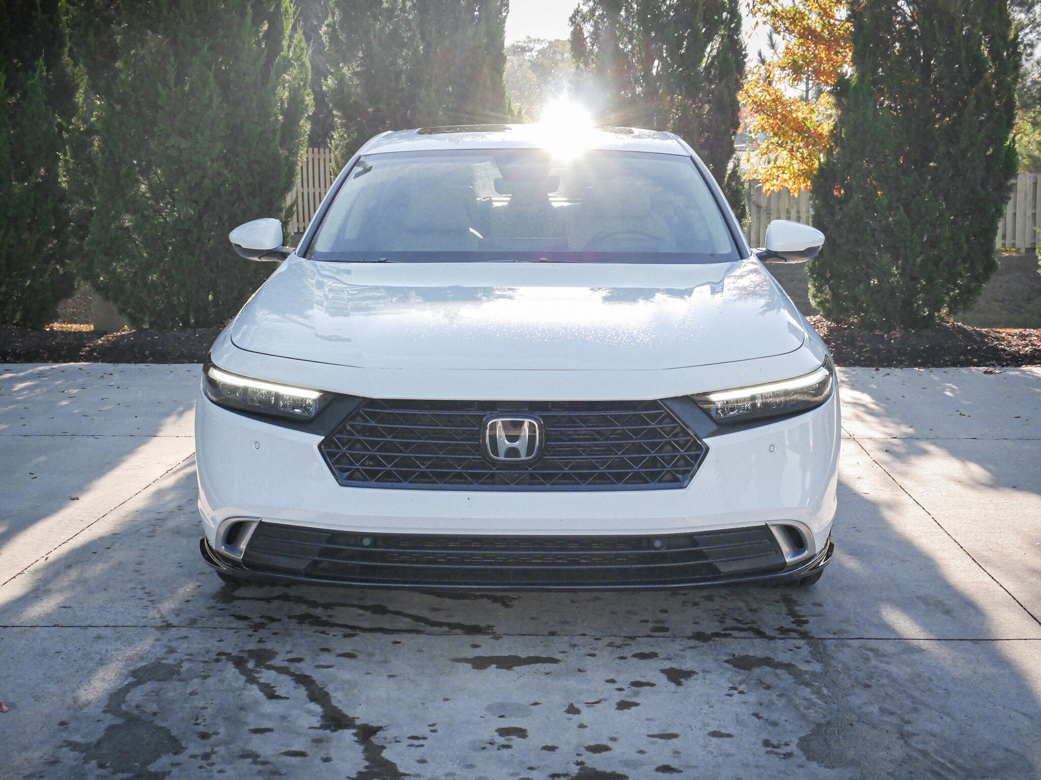 2023 Honda Accord Hybrid Touring photo 2