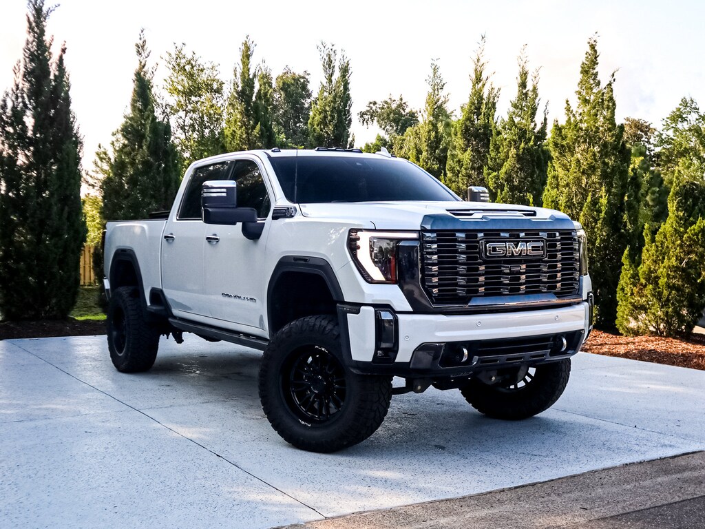 Used 2024 GMC Sierra 2500HD Denali Ultimate Pickup