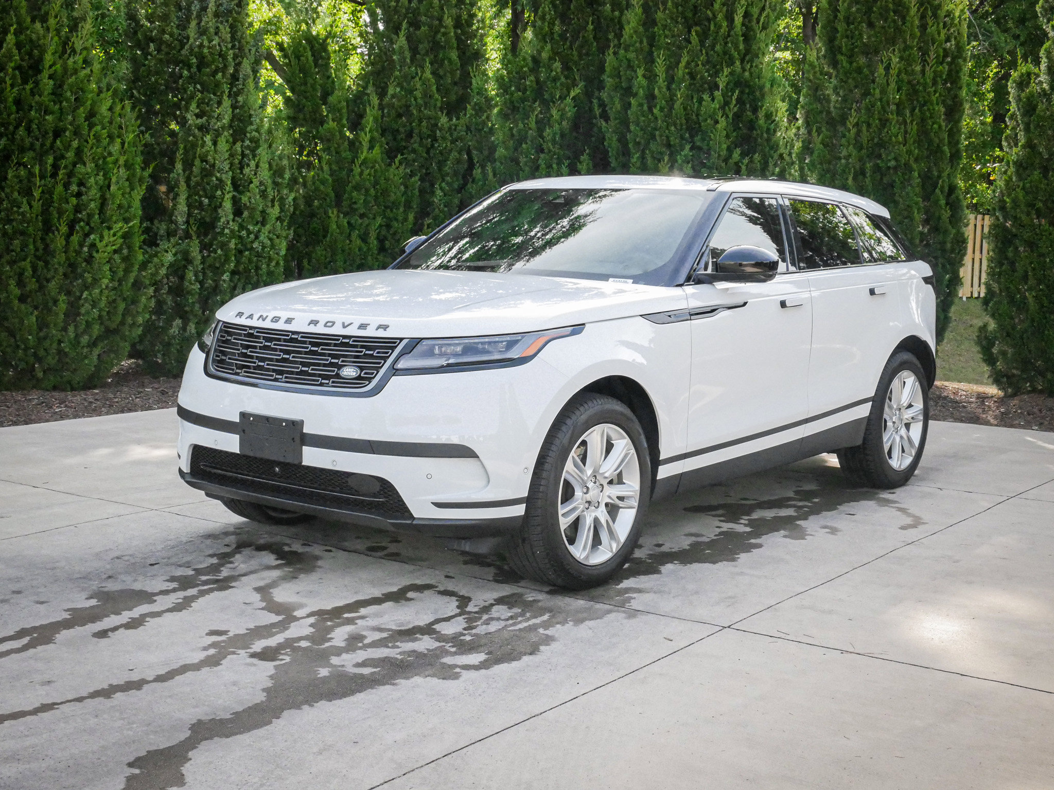 2026 Land Rover Range Rover Velar S photo 4