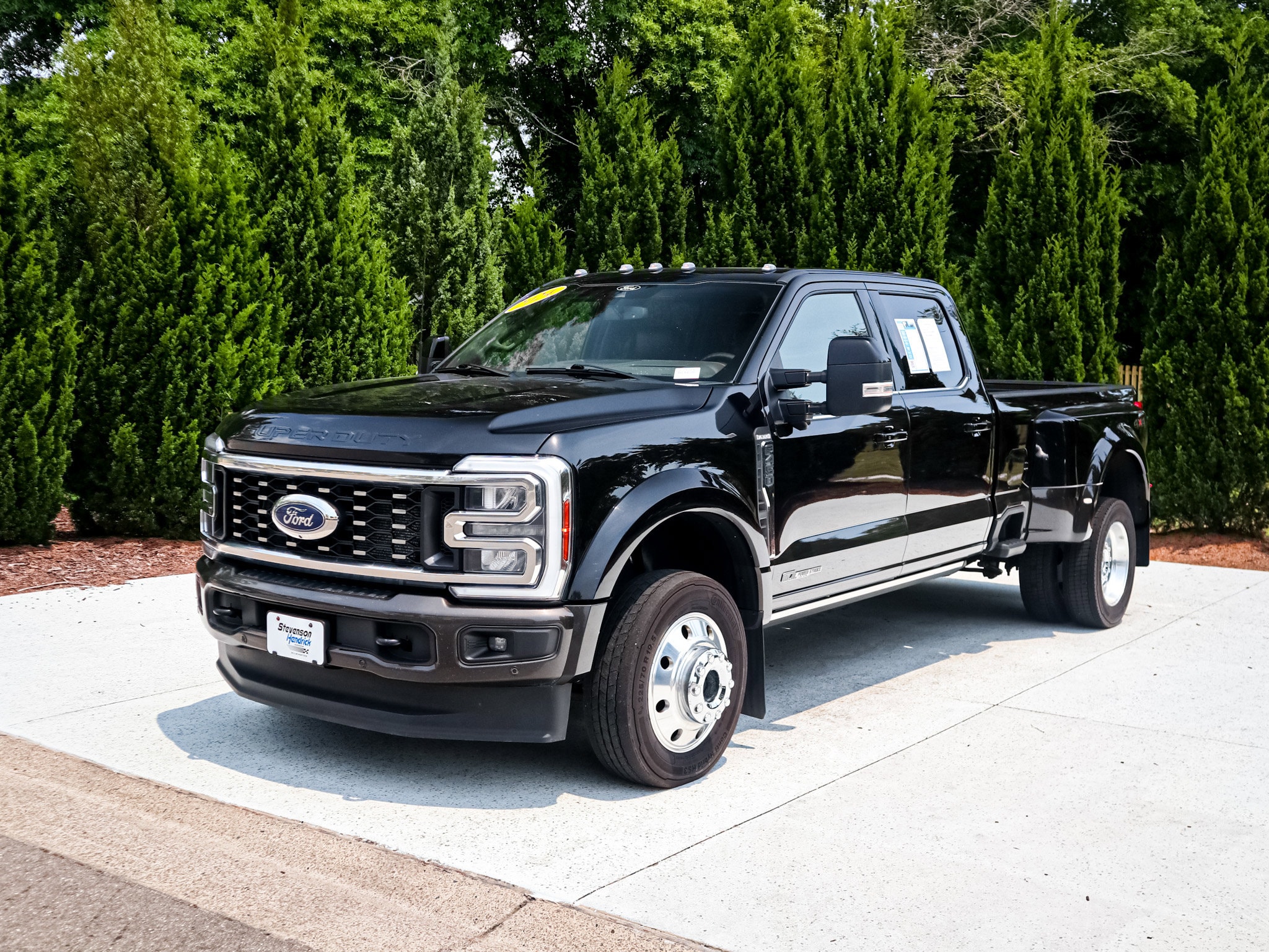 Ford Super Duty F-450 DRW King Ranch
