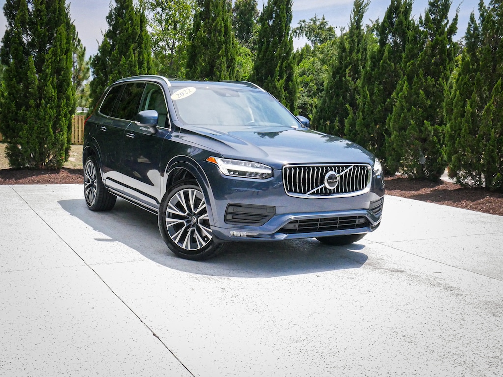 Used 2022 Volvo XC90 Momentum SUV