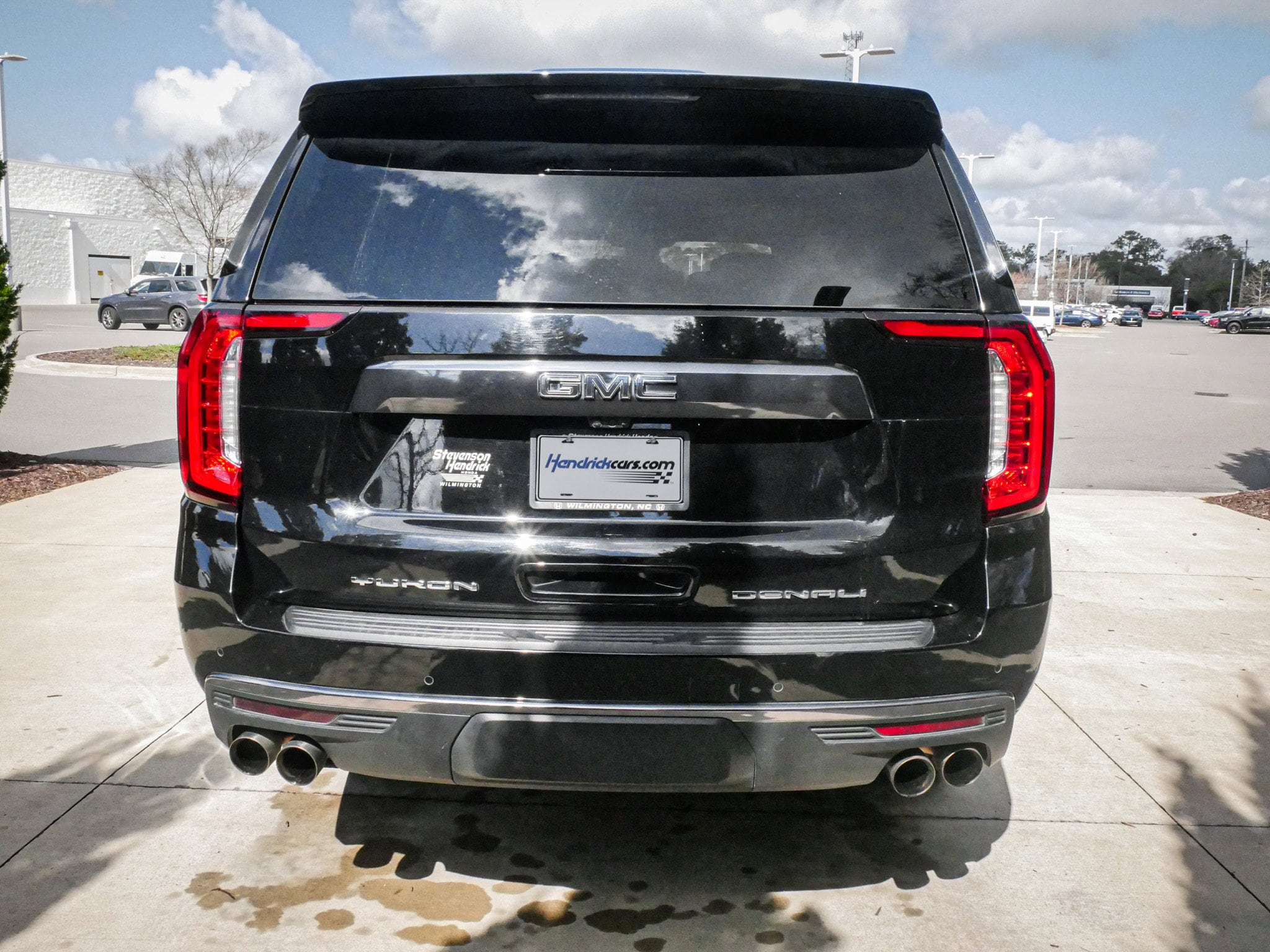 2023 GMC Yukon XL Denali Ultimate photo 3