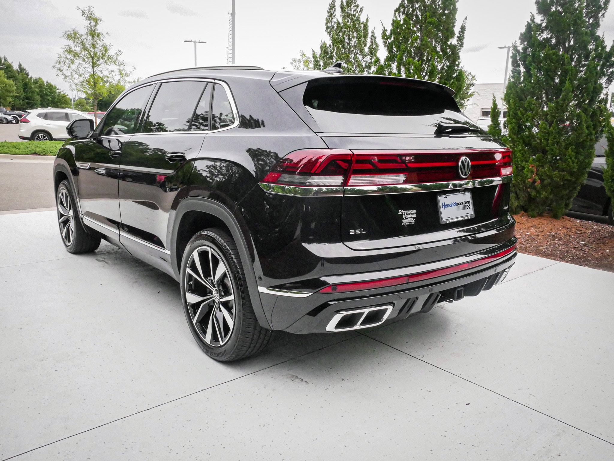 Volkswagen Atlas Cross Sport 2.0T SEL Premium R-Line