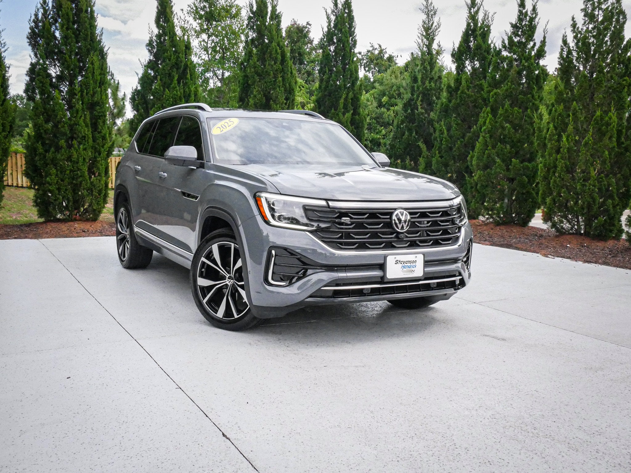 Volkswagen Atlas 2.0T SEL Premium R-Line