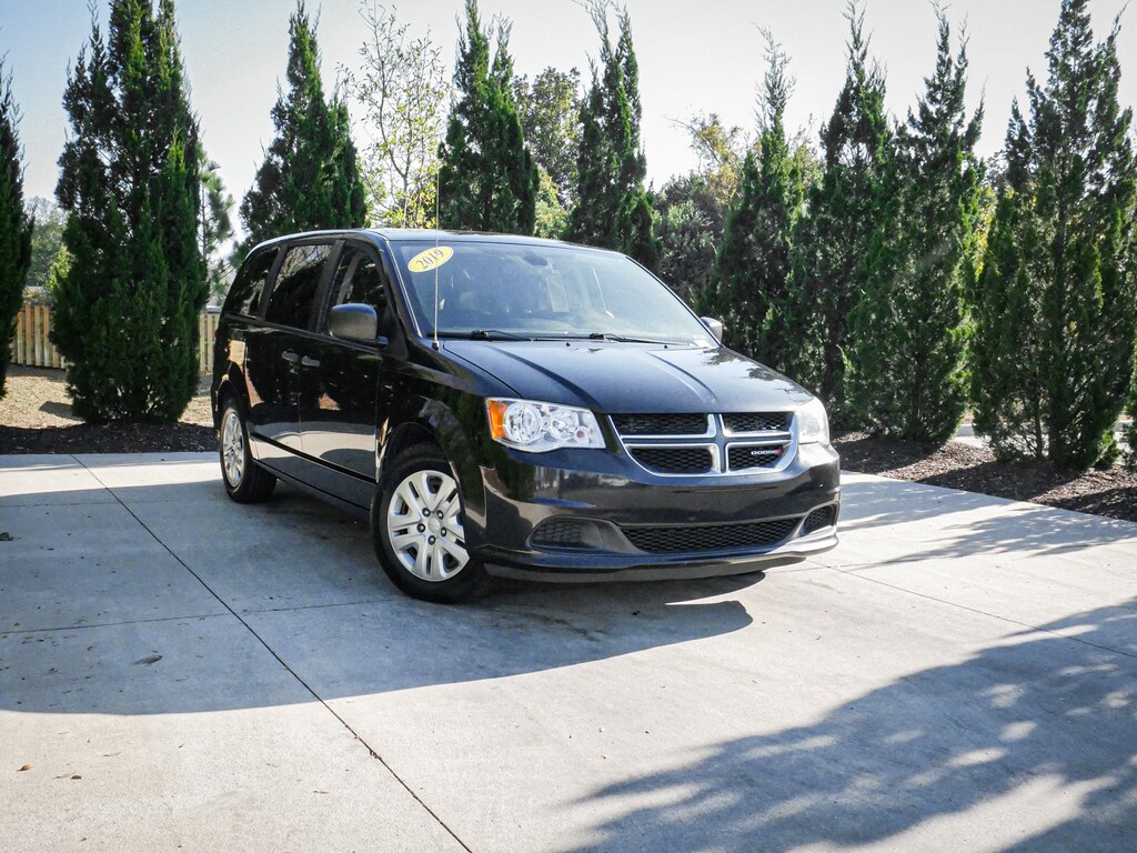 Used 2019 Dodge Grand Caravan SE Minivan