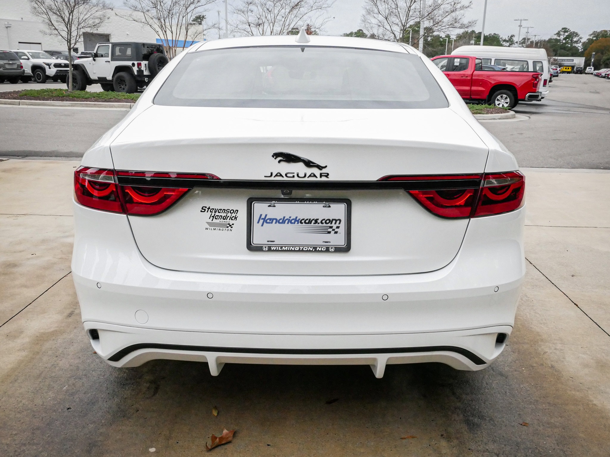 2024 Jaguar XF R-Dynamic SE photo 3