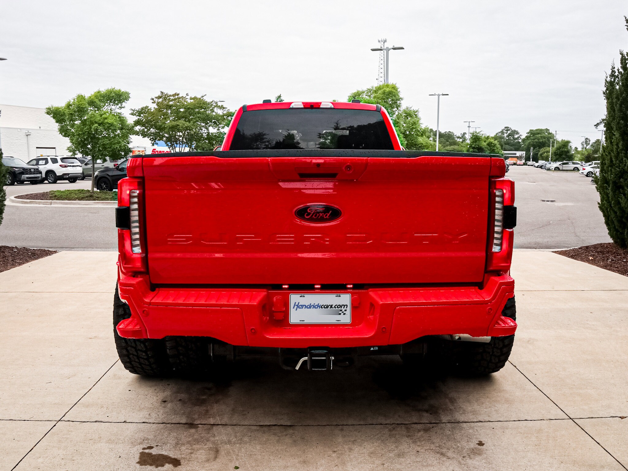2026 Ford Super Duty F-450 DRW LARIAT photo 3