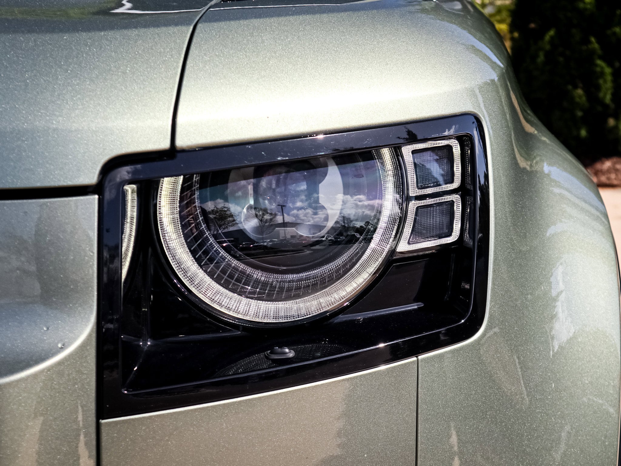 2022 Land Rover Defender S photo 4