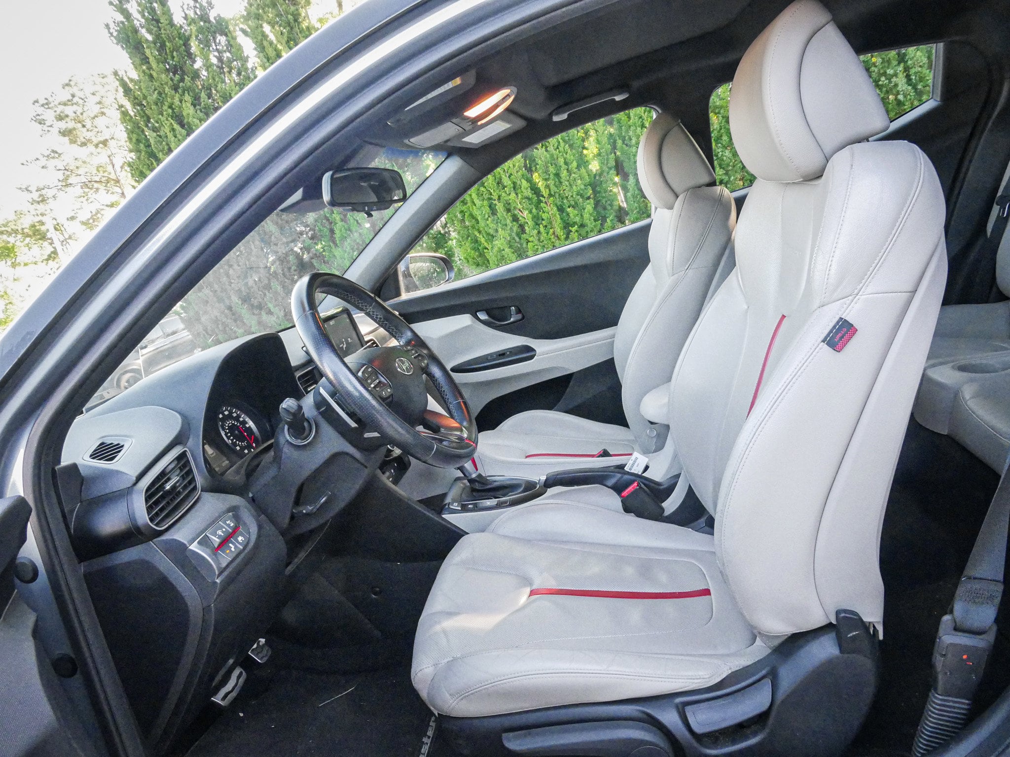 2020 Hyundai Veloster Turbo Ultimate photo 6